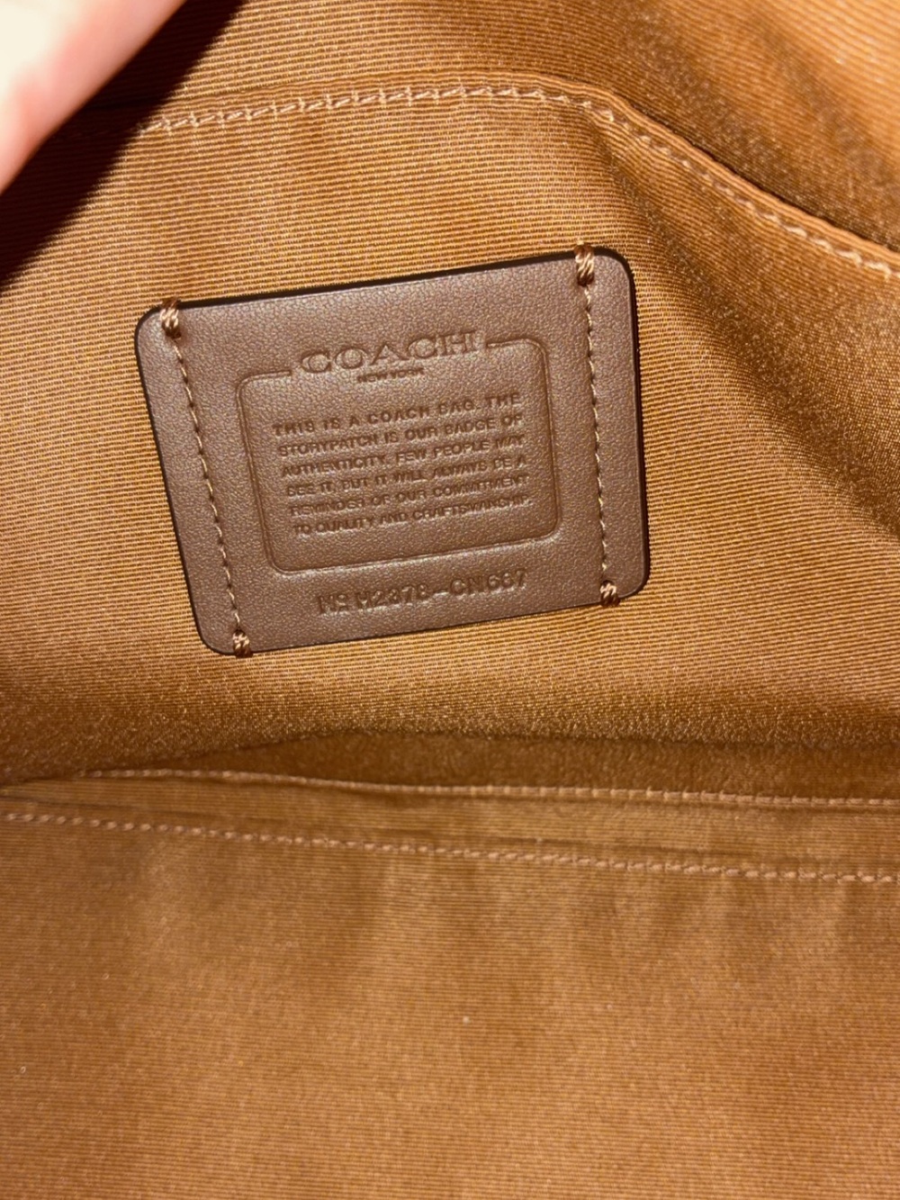 COACH Cream Shoulder Bag with Pink Bow Print and Brown Strap - Picture 3 of 5